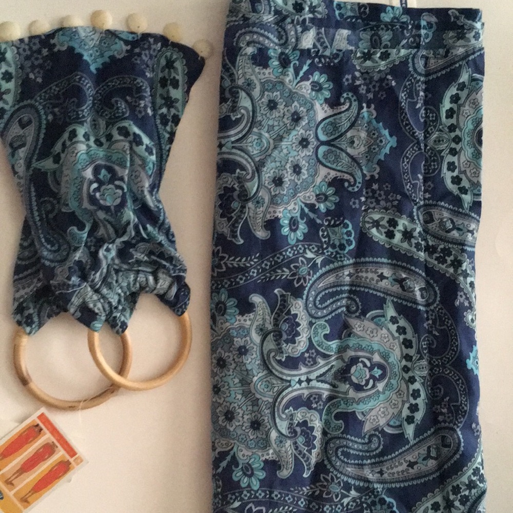 Old Navy sarong with small tote